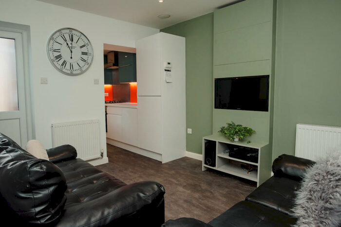 4 Bedroom House To Rent In Leek Road, ST4