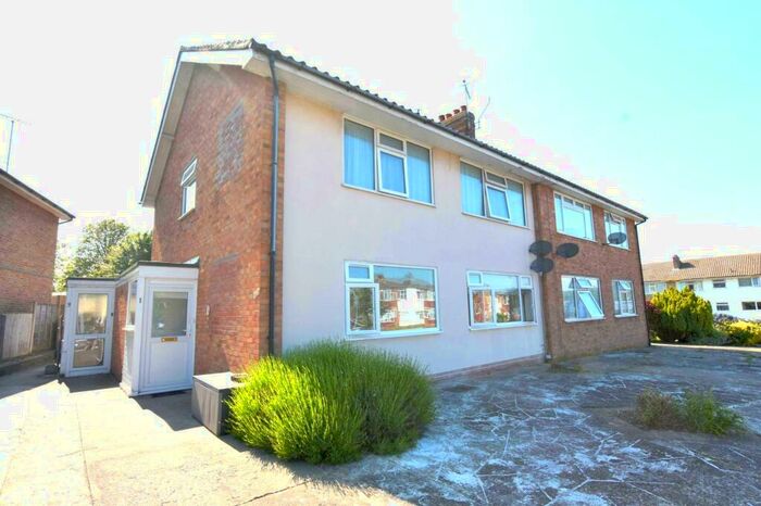 2 Bedroom Maisonette To Rent In Holland Road, Clacton-On-Sea, CO15