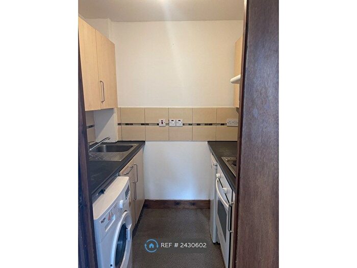 1 Bedroom Flat To Rent In Dumfries Street, Luton, LU1