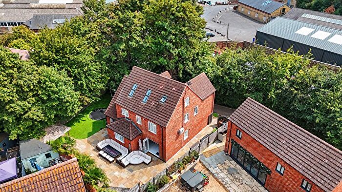 5 Bedroom Detached House For Sale In Moat Lane, Lower Upnor, ME2