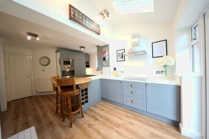 4 Bedroom Detached House For Sale In St. Marys Close, Hessle, HU13