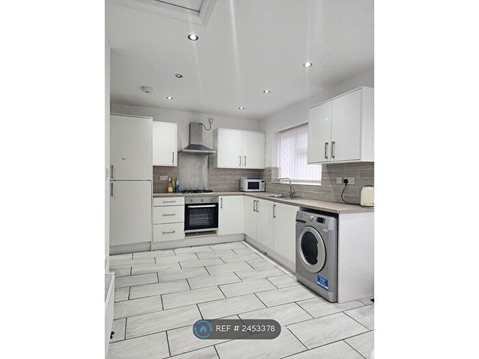 4 Bedroom Terraced House To Rent In Cauldon Road, Stoke-On-Trent, ST4