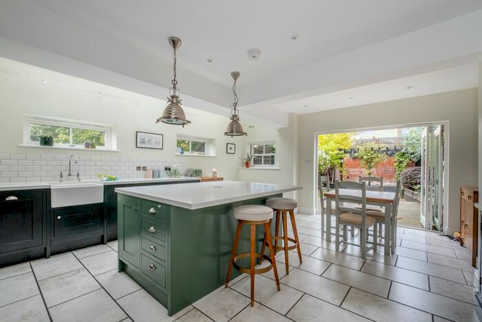 5 Bedroom End Of Terrace House To Rent In Beauval Road, London, SE22