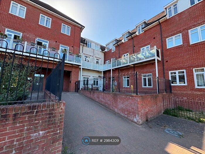 1 Bedroom Flat To Rent In Jubilee Drive, Fleet, GU52