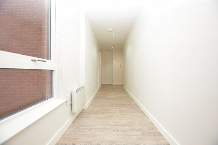 2 Bedroom Flat To Rent In Dun Lane, Sheffield, S3