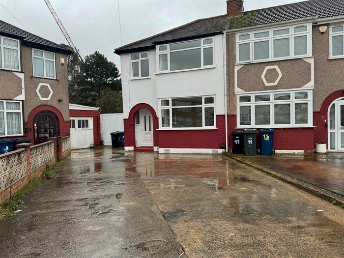 3 Bedroom End Of Terrace House To Rent In Raynor Close, Southall, UB1