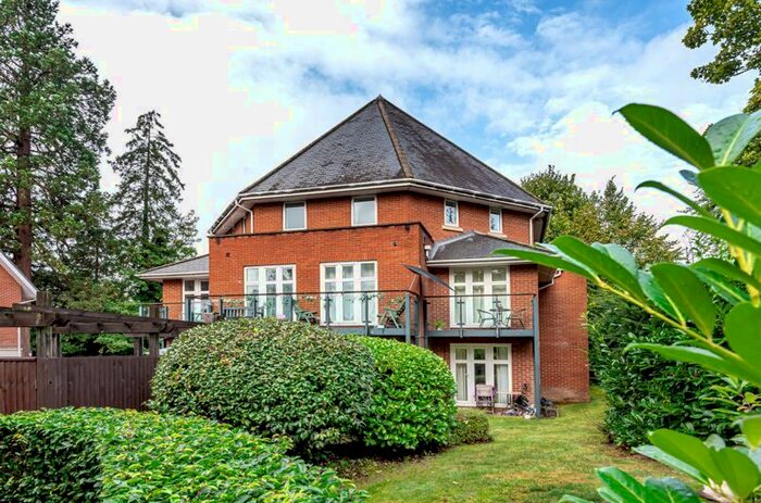 1 Bedroom Flat To Rent In Warberry Park Gardens, Tunbridge Wells, TN4