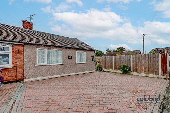 2 Bedroom Semi-Detached Bungalow For Sale In Cloisters, Stanford-le-Hope, SS17