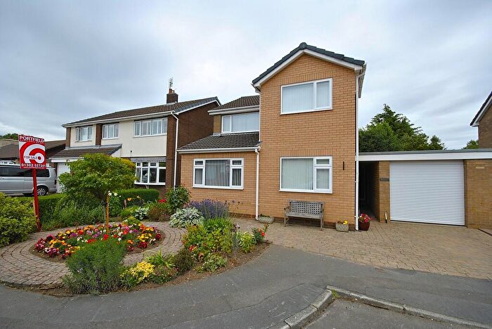 3 Bedroom Detached House For Sale In Pinfold Close, Tickhill, Doncaster, DN11