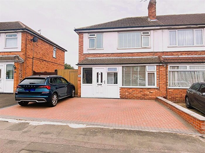 3 Bedroom Semi-Detached House For Sale In East Avenue, Syston, Leicester, LE7