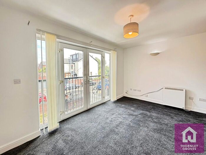 2 Bedroom Flat To Rent In Worsley Court, - Worsley Road, Swinton, Manchester, M27