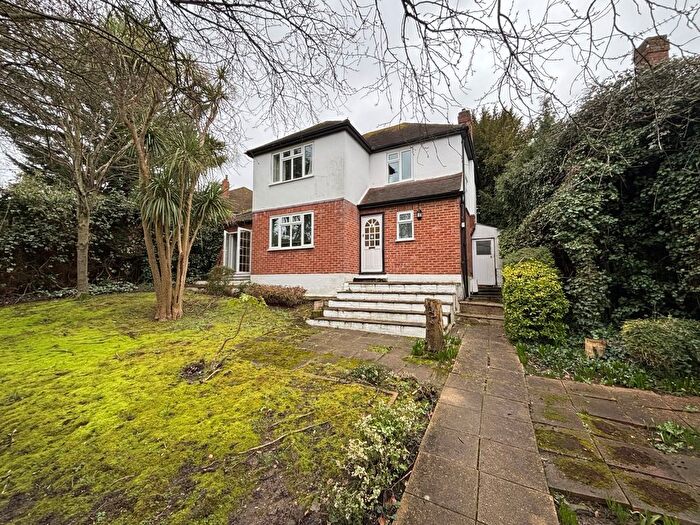4 Bedroom Detached House For Sale In Mount Lee, Egham, Surrey, TW20