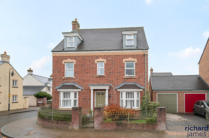 5 Bedroom Detached House For Sale In Staldon Road, East Wichel, Swindon, SN1