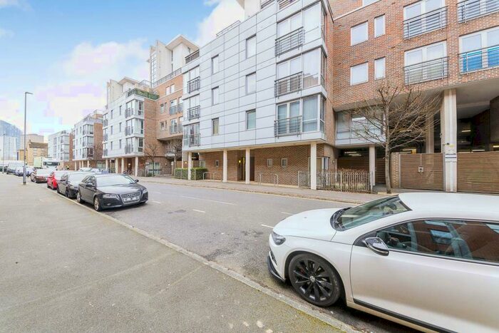 2 Bedroom Flat To Rent In Hamburg House, Admiralty Quater, PO1