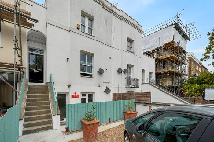 2 Bedroom Flat To Rent In Hanley Road, London, N4