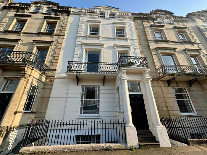 Flat To Rent In Gloucester Row, Bristol, BS8 - Photo 2