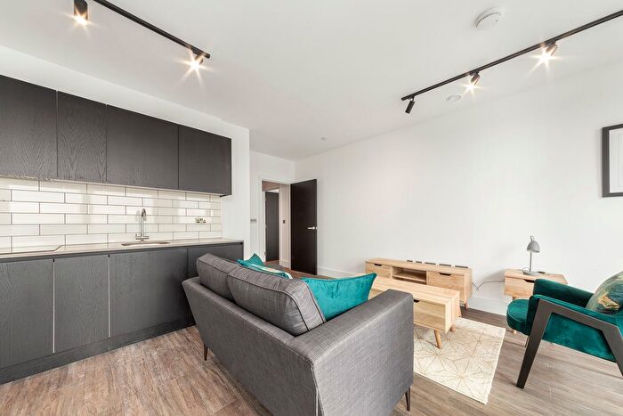 1 Bedroom Flat To Rent In Victoria Road, Acton, W3