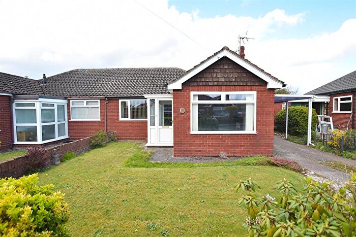3 Bedroom Semi-Detached Bungalow For Sale In Buckingham Road, Wrexham, LL11