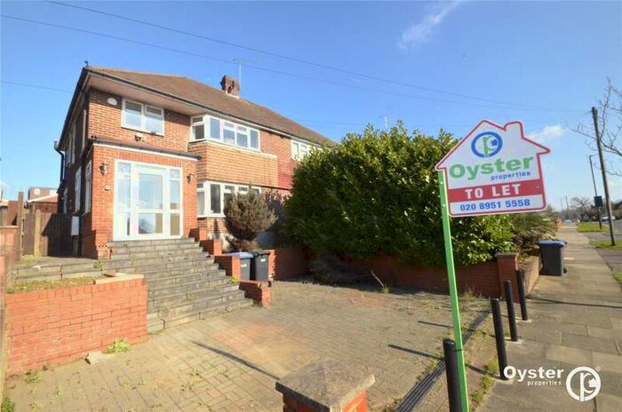 3 Bedroom Semi-Detached House To Rent In Morton Way, London, N14