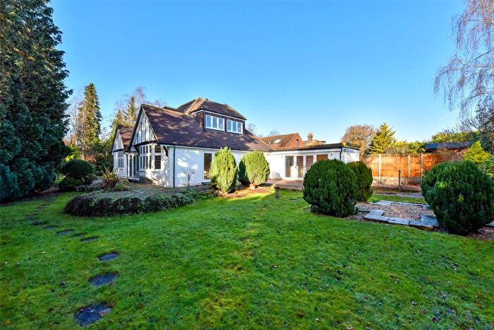 5 Bedroom Detached House To Rent In Milton Avenue, Chalfont St. Peter, Gerrards Cross, Buckinghamshire, SL9