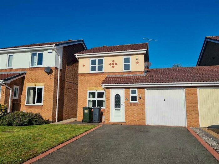 3 Bedroom Link Detached House To Rent In Anglesey Close, Ellesmere Port, CH65