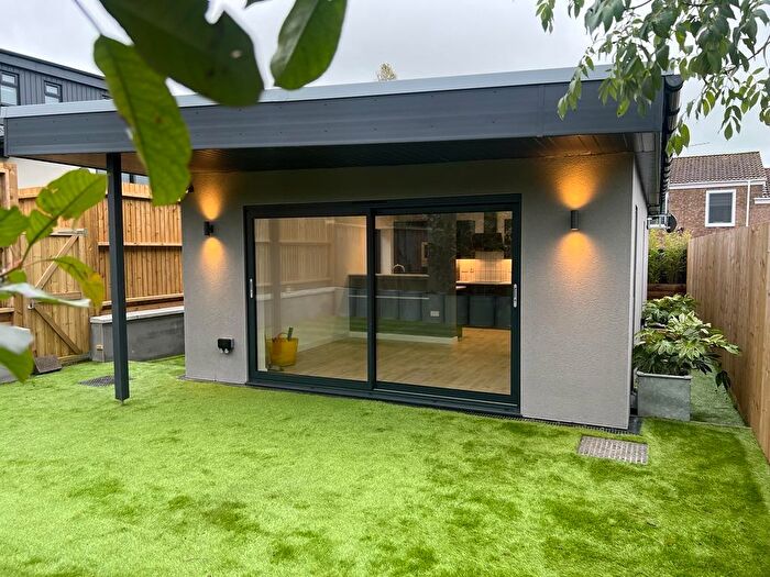 1 Bedroom Bungalow To Rent In The Annex, Courtney Road, Kingswood, Bristol, BS15