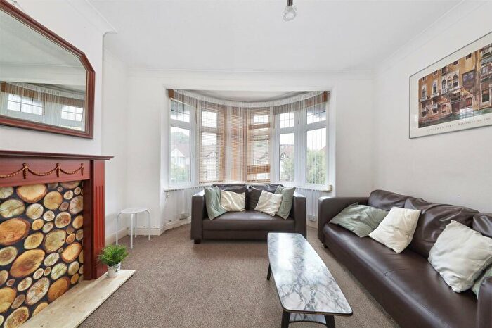 1 Bedroom Flat To Rent In Braemar Avenue, London, NW10