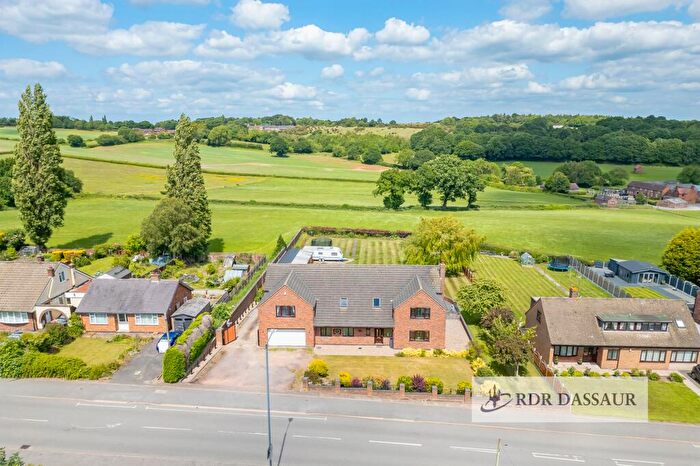 4 Bedroom Detached House For Sale In Ansley Common, Nuneaton, CV10