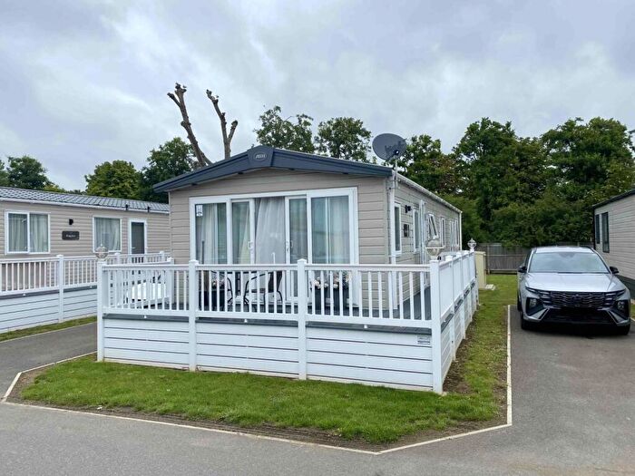 2 Bedroom Park Home For Sale In Felixstowe Beach Caravan Park, IP11