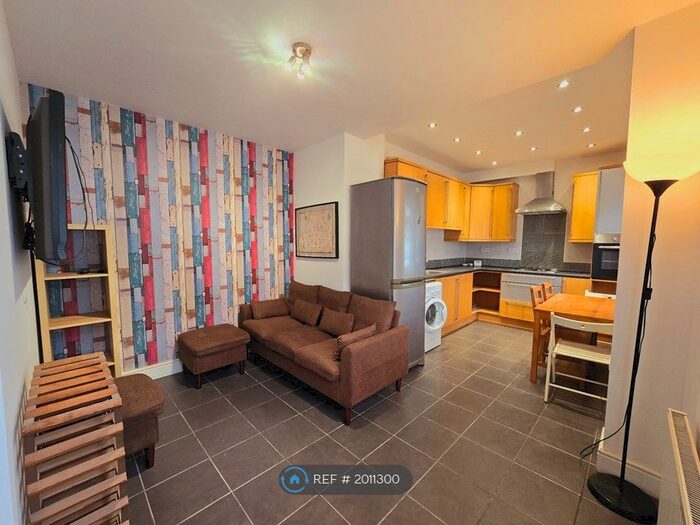 4 Bedroom Semi-Detached House To Rent In Antill Road, London, E3