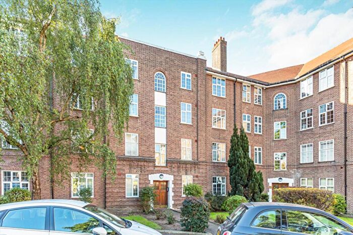 2 Bedroom Flat To Rent In Birkenhead Avenue, Kingston Upon Thames, KT2