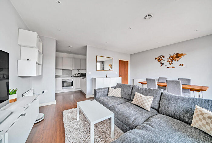 1 Bedroom Apartment For Sale In Moorhen Drive, London, NW9