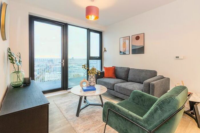 2 Bedroom Flat To Rent In Lakeside Drive, Park Royal, London NW10