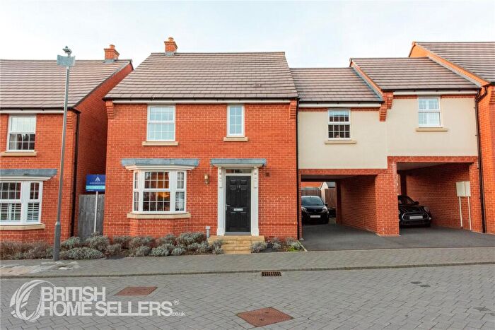 4 Bedroom Detached House For Sale In Edburg Street, Buckingham, Buckinghamshire, MK18