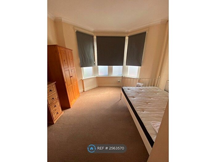 2 Bedroom Flat To Rent In Whitchurch Road, Cardiff, CF14