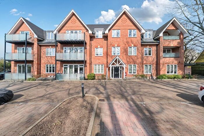 2 Bedroom Flat To Rent In Carew Road, Northwood, HA6