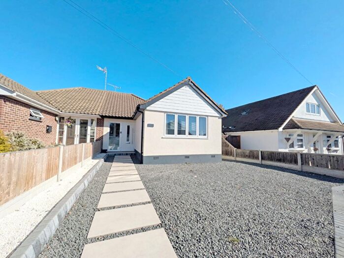 3 Bedroom Semi Detached Bungalow For Sale In Douglas Road, Hadleigh, Essex, SS7