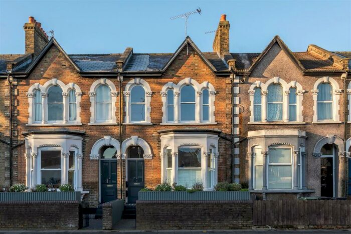 1 Bedroom Apartment To Rent In Blackhorse Road, Walthamstow, E17