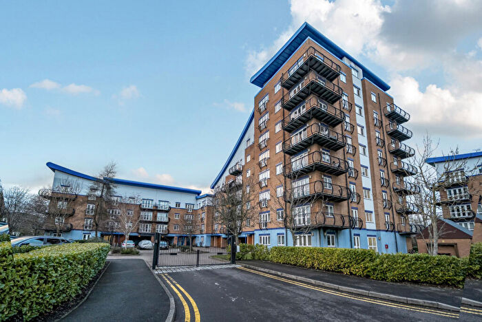 2 Bedroom Apartment For Sale In Luscinia View, Napier Road, Reading, Berkshire, RG1