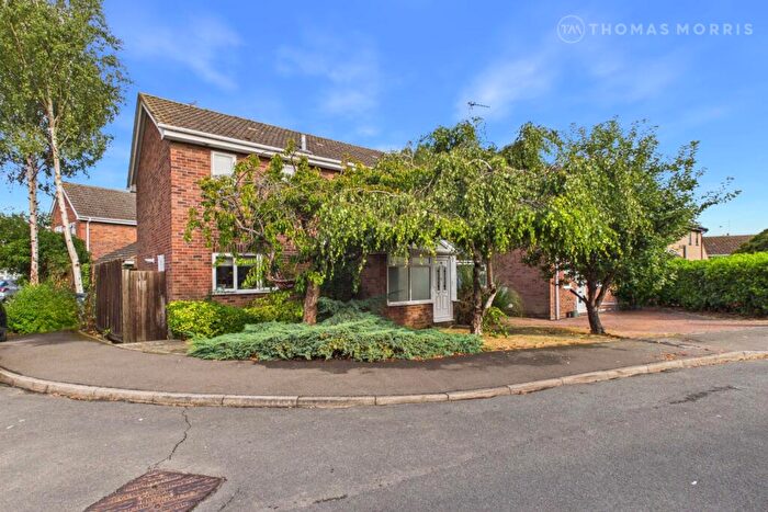 4 Bedroom Detached House For Sale In Crabapple Close, Sawtry, Huntingdon, PE28