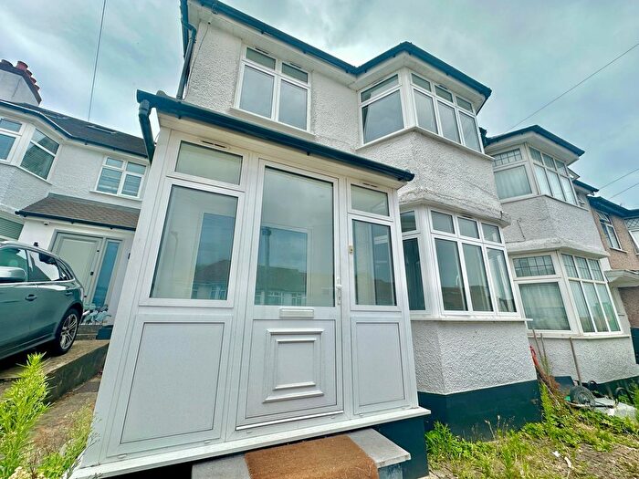 3 Bedroom End Of Terrace House To Rent In Larkway Close, London, NW9