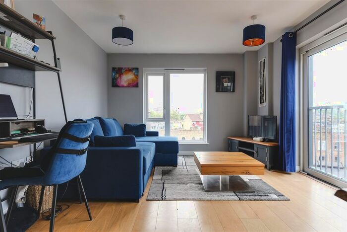 2 Bedroom Flat For Sale In Cresset Road, Hackney, E9