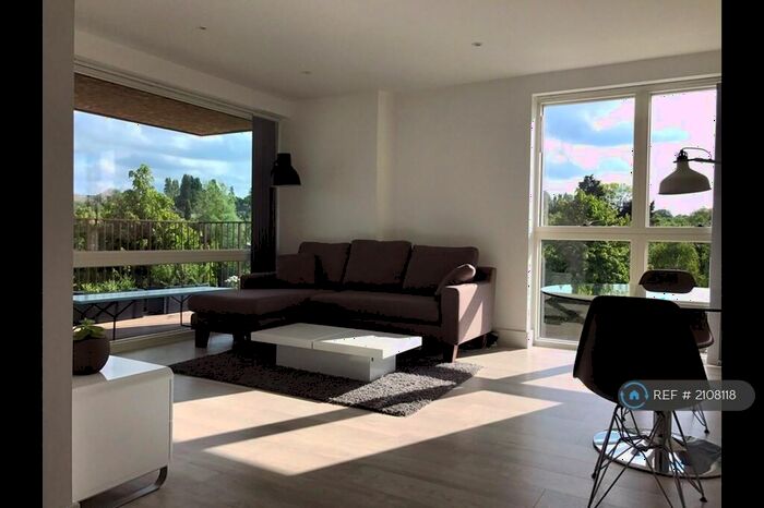 2 Bedroom Flat To Rent In Abbotsford Court, London, NW10