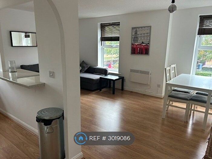 2 Bedroom Flat To Rent In St Mary's Gardens, Liverpool, L8