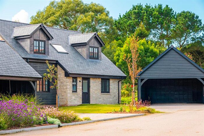 4 Bedroom Chalet For Sale In Niton Fields, PO38