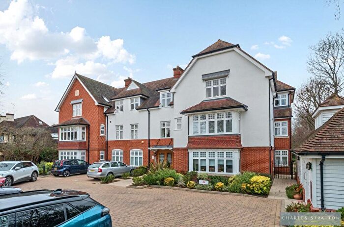 2 Bedroom Apartment For Sale In Highlands Apartments, Gidea Park, RM2