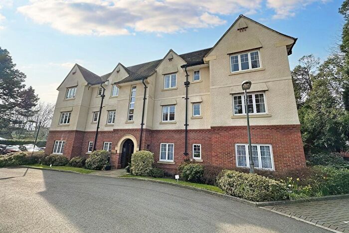 2 Bedroom Retirement Property For Sale In Ferndown, BH22