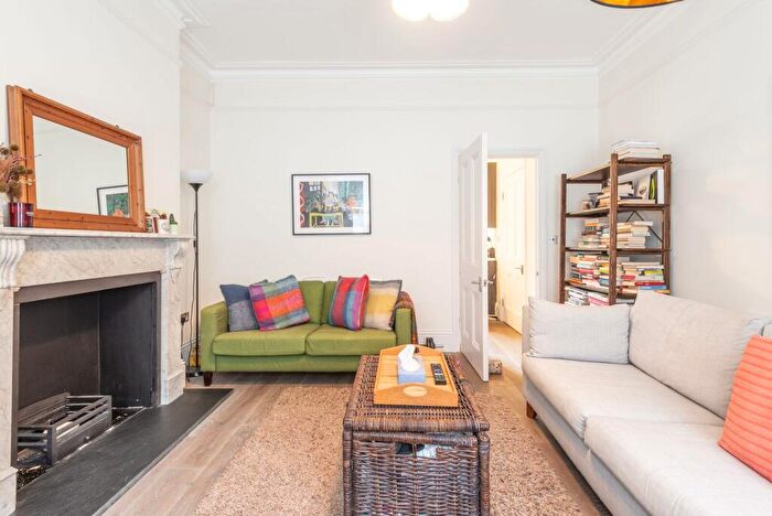 1 Bedroom Flat To Rent In Constantine Road, Hampstead, London, NW3