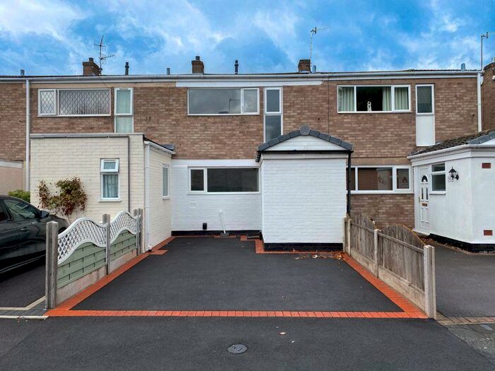 3 Bedroom Terraced House To Rent In Heathfield Gardens, Norton, DY8