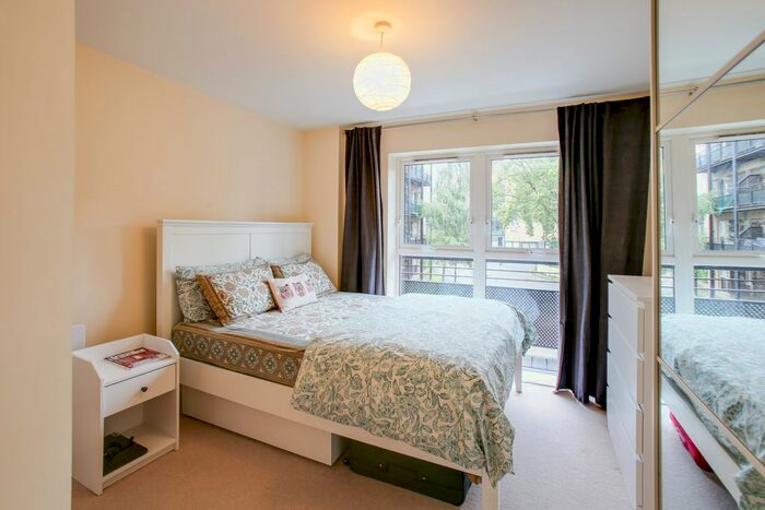 1 Bedroom Flat To Rent In Lanadron Close, Isleworth, TW7